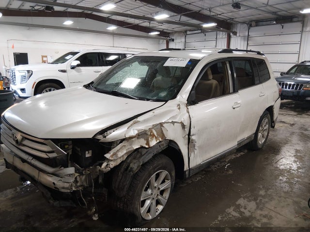 46231497 :رقم المزاد ، 5TDZK3EHXBS028616 vin ، 2011 Toyota Highlander Base V6 مزاد بيع