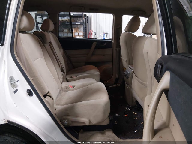 46231497 :رقم المزاد ، 5TDZK3EHXBS028616 vin ، 2011 Toyota Highlander Base V6 مزاد بيع