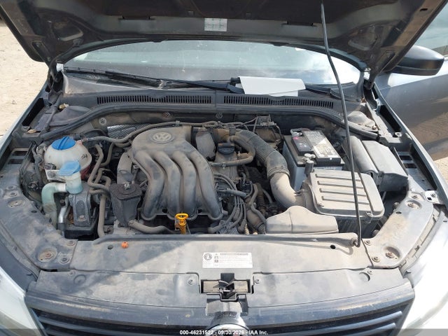 2011 Volkswagen Jetta 2.0l Base/2.0l S მანქანა იყიდება აუქციონზე, vin: 3VW2K7AJ2BM393256, აუქციონის ნომერი: 46231522