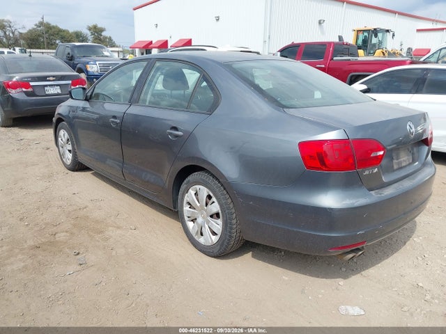 2011 Volkswagen Jetta 2.0l Base/2.0l S მანქანა იყიდება აუქციონზე, vin: 3VW2K7AJ2BM393256, აუქციონის ნომერი: 46231522