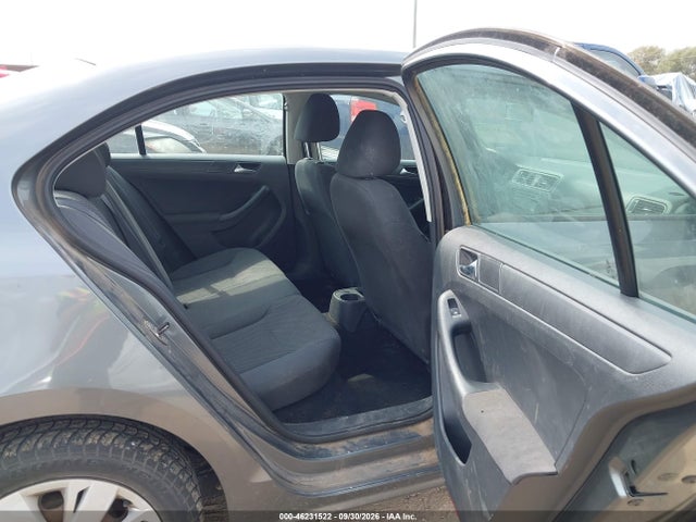 2011 Volkswagen Jetta 2.0l Base/2.0l S მანქანა იყიდება აუქციონზე, vin: 3VW2K7AJ2BM393256, აუქციონის ნომერი: 46231522