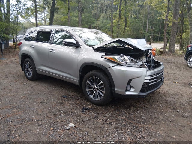 46231582 :رقم المزاد ، 5TDJZRFH4JS532510 vin ، 2018 Toyota Highlander Xle مزاد بيع