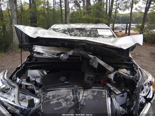Продаж на аукціоні авто 2018 Toyota Highlander Xle, vin: 5TDJZRFH4JS532510, номер лоту: 46231582