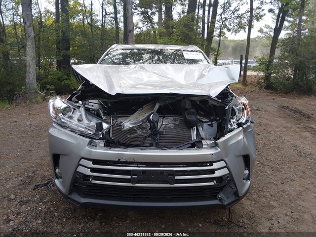 Продаж на аукціоні авто 2018 Toyota Highlander Xle, vin: 5TDJZRFH4JS532510, номер лоту: 46231582
