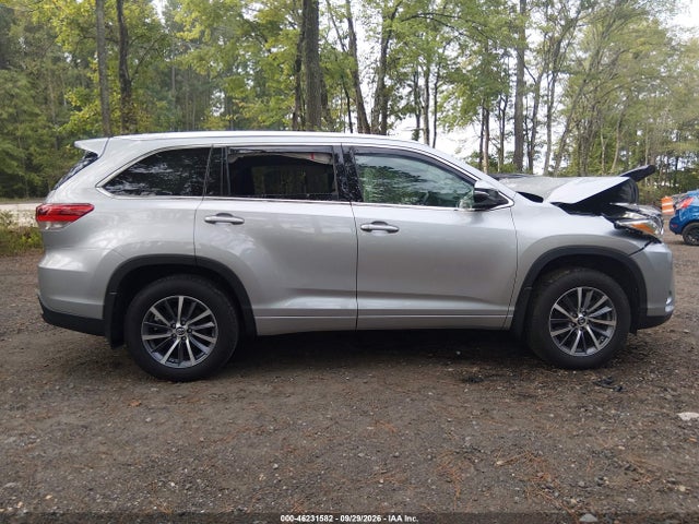 Продаж на аукціоні авто 2018 Toyota Highlander Xle, vin: 5TDJZRFH4JS532510, номер лоту: 46231582