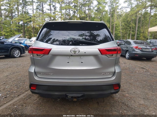 Продаж на аукціоні авто 2018 Toyota Highlander Xle, vin: 5TDJZRFH4JS532510, номер лоту: 46231582