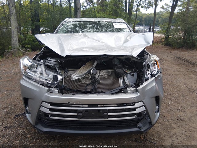 Продаж на аукціоні авто 2018 Toyota Highlander Xle, vin: 5TDJZRFH4JS532510, номер лоту: 46231582