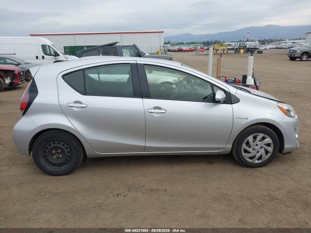 Toyota Prius C Two 2015 JTDKDTB39F1094775 Image 14