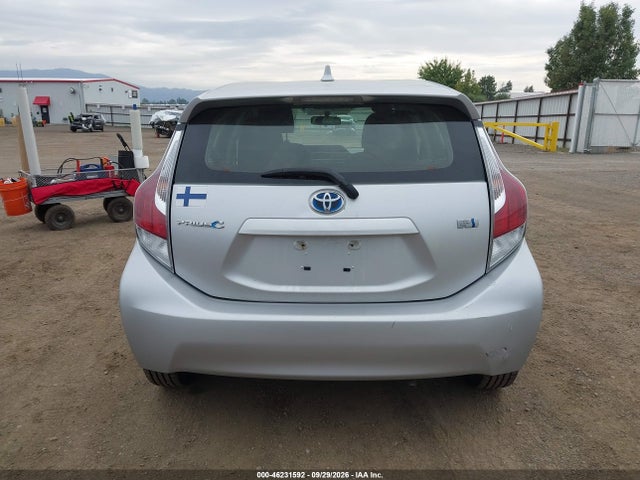 Toyota Prius C Two 2015 JTDKDTB39F1094775 Image 17