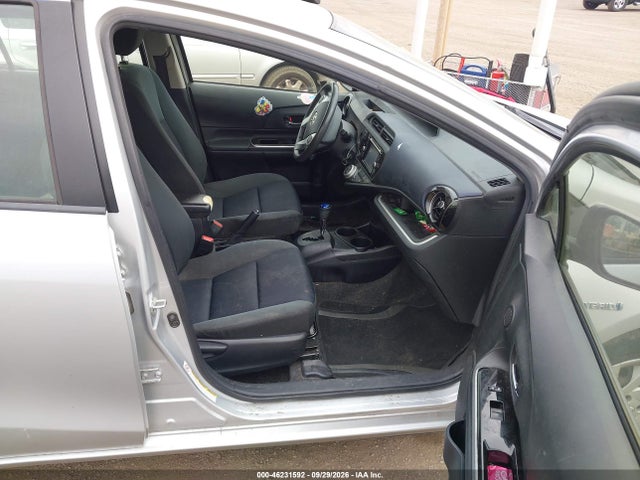 Toyota Prius C Two 2015 JTDKDTB39F1094775 Image 5
