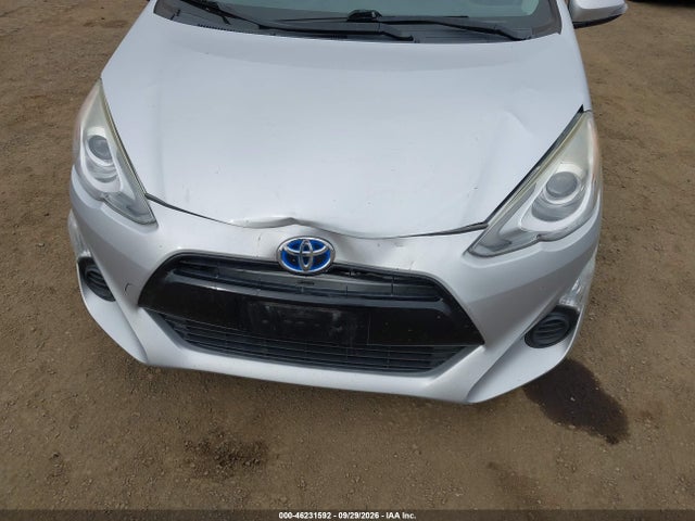 Toyota Prius C Two 2015 JTDKDTB39F1094775 Image 6