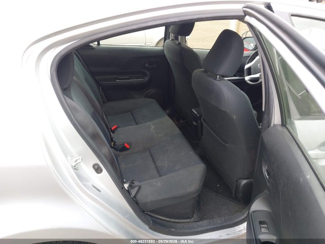 Toyota Prius C Two 2015 JTDKDTB39F1094775 Image 8