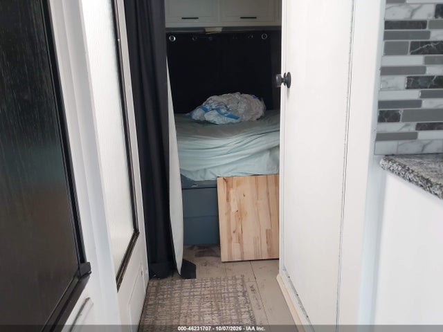 Продажа на аукционе авто 1998 Ford Econoline E450 Super Duty Cutwy  Rv, vin: 1FDXE40S0WHB45084, номер лота: 46231707