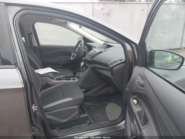 46231871 :رقم المزاد ، 1FMCU0F73GUC52989 vin ، 2016 Ford Escape S مزاد بيع
