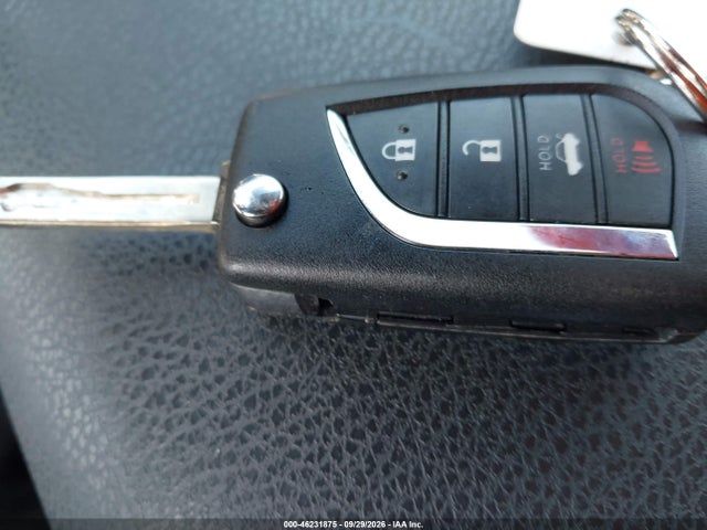46231875 :رقم المزاد ، 4T1C11AK4NU683686 vin ، 2022 Toyota Camry Le مزاد بيع