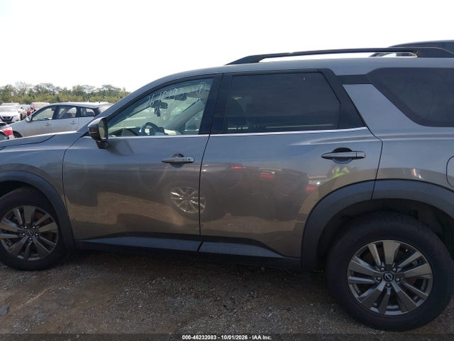 46232083 :رقم المزاد ، 5N1DR3BC5NC268950 vin ، 2022 Nissan Pathfinder Sv 4wd مزاد بيع