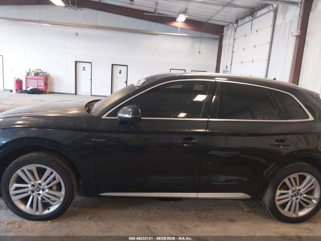 46232121 :رقم المزاد ، WA1BNAFY2J2021297 vin ، 2018 Audi Q5 2.0t Premium/2.0t Tech Premium مزاد بيع