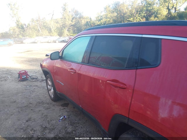 46232230 :رقم المزاد ، 3C4NJDBB5JT355839 vin ، 2018 Jeep Compass Latitude 4x4 مزاد بيع