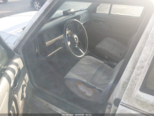 1992 Jeep Cherokee Sport მანქანა იყიდება აუქციონზე, vin: 1J4FT88S9NL207458, აუქციონის ნომერი: 46232543