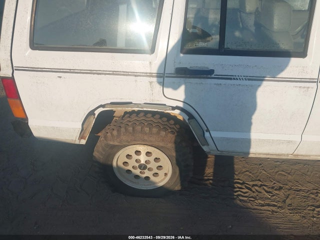 1992 Jeep Cherokee Sport მანქანა იყიდება აუქციონზე, vin: 1J4FT88S9NL207458, აუქციონის ნომერი: 46232543