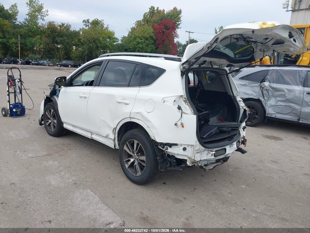 46232742 :رقم المزاد ، JTMRFREVXHJ125091 vin ، 2017 Toyota Rav4 Xle مزاد بيع