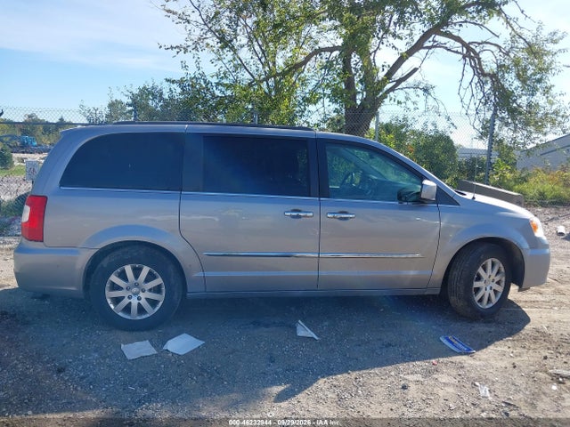 2016 Chrysler Town & Country Touring მანქანა იყიდება აუქციონზე, vin: 2C4RC1BG4GR112895, აუქციონის ნომერი: 46232944