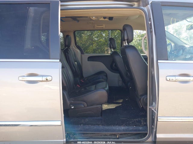 2016 Chrysler Town & Country Touring მანქანა იყიდება აუქციონზე, vin: 2C4RC1BG4GR112895, აუქციონის ნომერი: 46232944