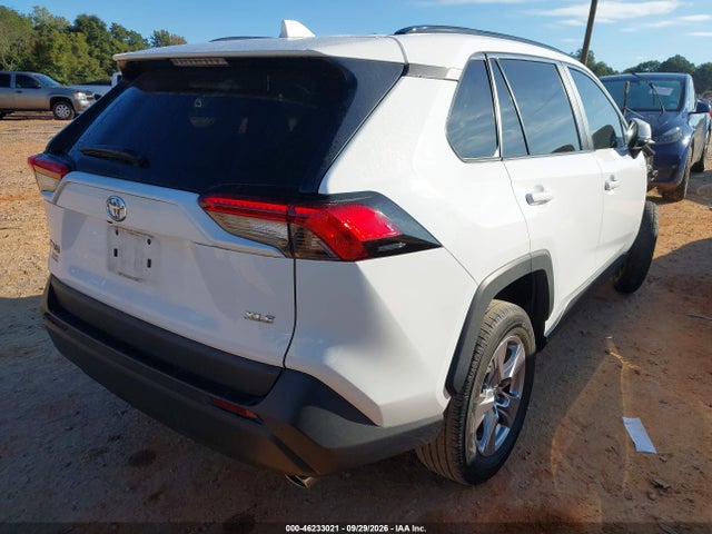 46233021 :رقم المزاد ، 2T3W1RFV7NC199485 vin ، 2022 Toyota Rav4 Xle مزاد بيع