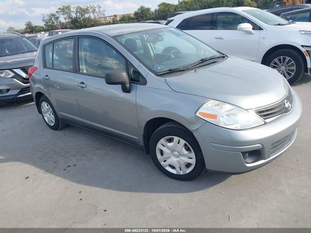 2010 Nissan Versa 1.8s მანქანა იყიდება აუქციონზე, vin: 3N1BC1CP4AL436551, აუქციონის ნომერი: 46233122