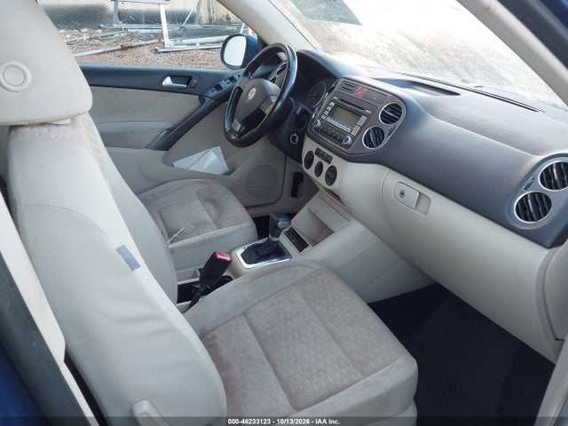 2009 Volkswagen Tiguan S/se/sel მანქანა იყიდება აუქციონზე, vin: WVGAV75NX9W004727, აუქციონის ნომერი: 46233123