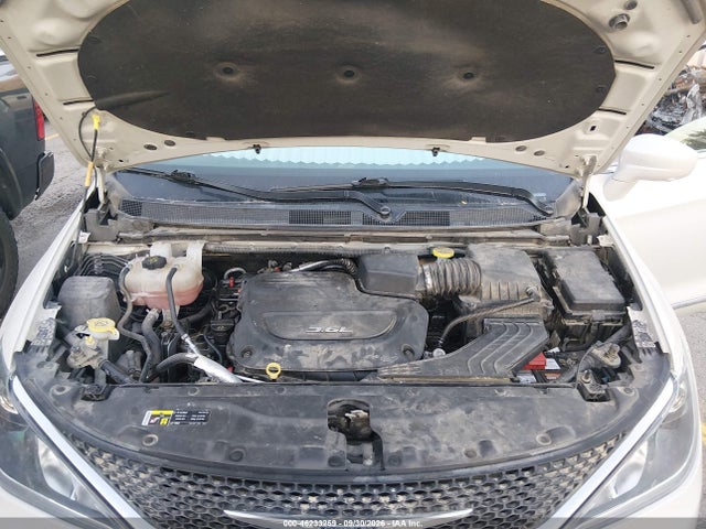 Продаж на аукціоні авто 2017 Chrysler Pacifica Touring-l Plus, vin: 2C4RC1EG9HR777983, номер лоту: 46233259