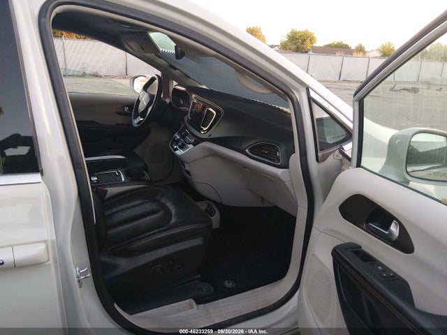 Продаж на аукціоні авто 2017 Chrysler Pacifica Touring-l Plus, vin: 2C4RC1EG9HR777983, номер лоту: 46233259