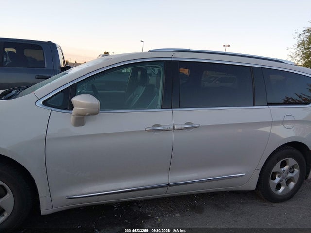 Продаж на аукціоні авто 2017 Chrysler Pacifica Touring-l Plus, vin: 2C4RC1EG9HR777983, номер лоту: 46233259