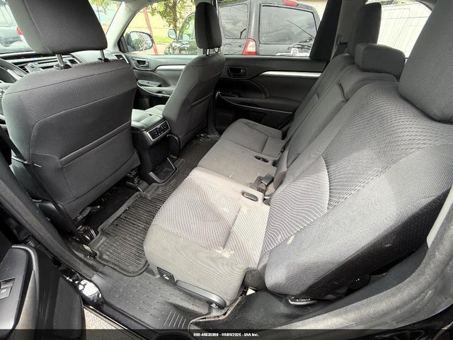 46233300 :رقم المزاد ، 5TDBZRFH1JS883847 vin ، 2018 Toyota Highlander Le مزاد بيع