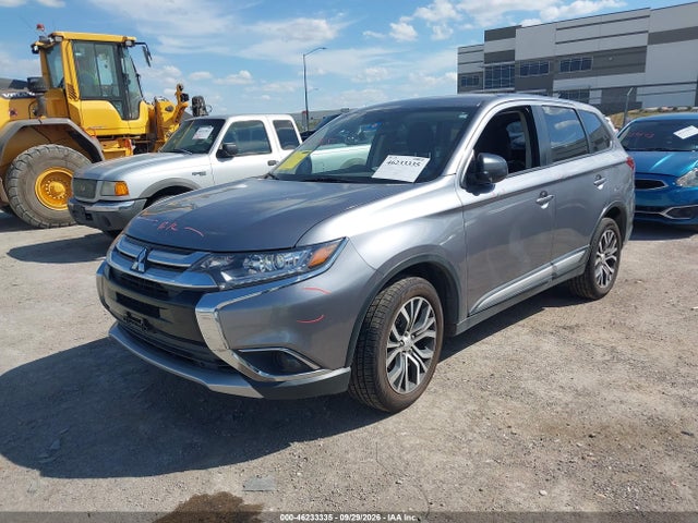 Продаж на аукціоні авто 2018 Mitsubishi Outlander Es, vin: JA4AD2A35JZ052552, номер лоту: 46233335