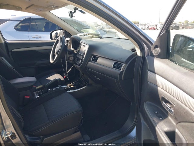 Продаж на аукціоні авто 2018 Mitsubishi Outlander Es, vin: JA4AD2A35JZ052552, номер лоту: 46233335