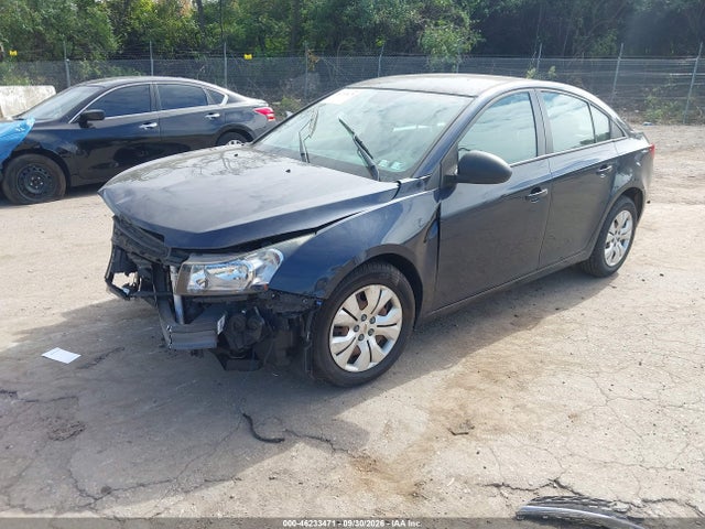 Chevrolet Cruze Ls Auto 2015 1G1PA5SG4F7228661 Image 2