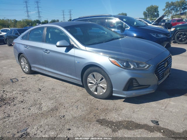 Продажа на аукционе авто 2018 Hyundai Sonata Hybrid Se, vin: KMHE24L32JA080244, номер лота: 46233803
