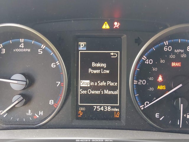 Toyota RAV4 LE 2018 JTMBFREV5JD233804 Image 15