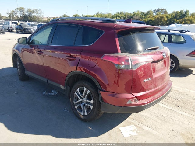 Toyota RAV4 LE 2018 JTMBFREV5JD233804 Image 3
