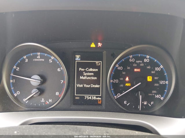 Toyota RAV4 LE 2018 JTMBFREV5JD233804 Image 7