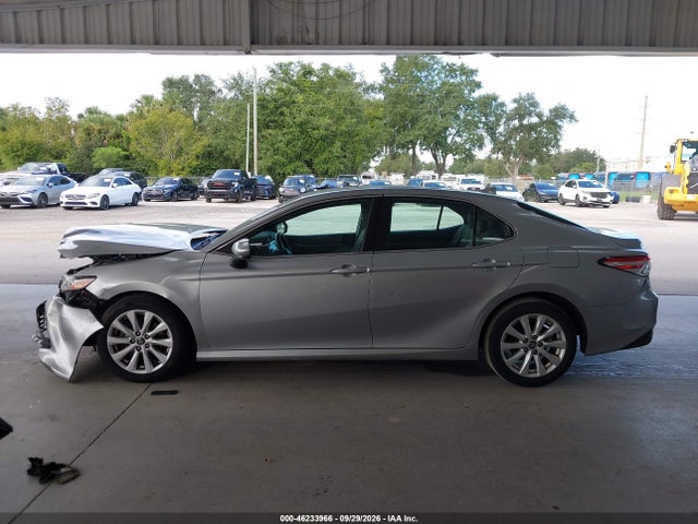 46233966 :رقم المزاد ، 4T1C11AK4LU928936 vin ، 2020 Toyota Camry Le مزاد بيع