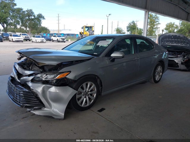 46233966 :رقم المزاد ، 4T1C11AK4LU928936 vin ، 2020 Toyota Camry Le مزاد بيع