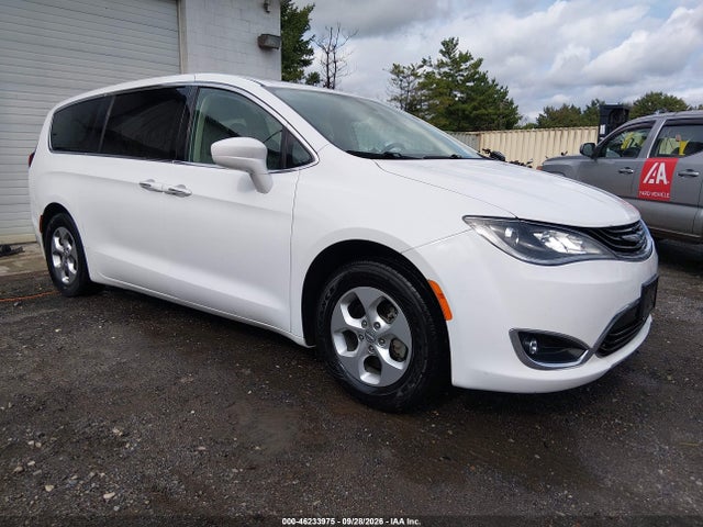 Продаж на аукціоні авто 2018 Chrysler Pacifica Hybrid Touring Plus, vin: 2C4RC1H76JR318167, номер лоту: 46233975