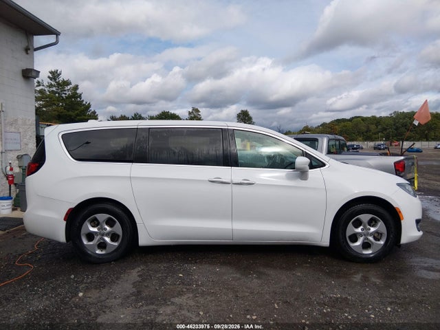 Продажа на аукционе авто 2018 Chrysler Pacifica Hybrid Touring Plus, vin: 2C4RC1H76JR318167, номер лота: 46233975