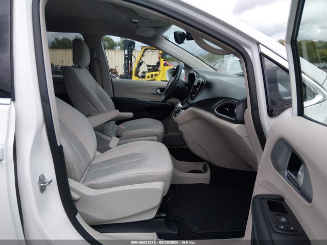 Продажа на аукционе авто 2018 Chrysler Pacifica Hybrid Touring Plus, vin: 2C4RC1H76JR318167, номер лота: 46233975