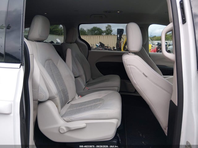 Продажа на аукционе авто 2018 Chrysler Pacifica Hybrid Touring Plus, vin: 2C4RC1H76JR318167, номер лота: 46233975