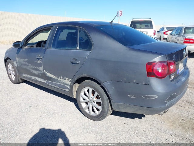2010 Volkswagen Jetta Limited Edition მანქანა იყიდება აუქციონზე, vin: 3VWRX7AJ0AM122890, აუქციონის ნომერი: 46233990