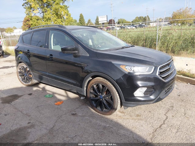 Продажа на аукционе авто 2018 Ford Escape Se, vin: 1FMCU9GD6JUA96589, номер лота: 46233994