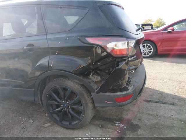 Продаж на аукціоні авто 2018 Ford Escape Se, vin: 1FMCU9GD6JUA96589, номер лоту: 46233994
